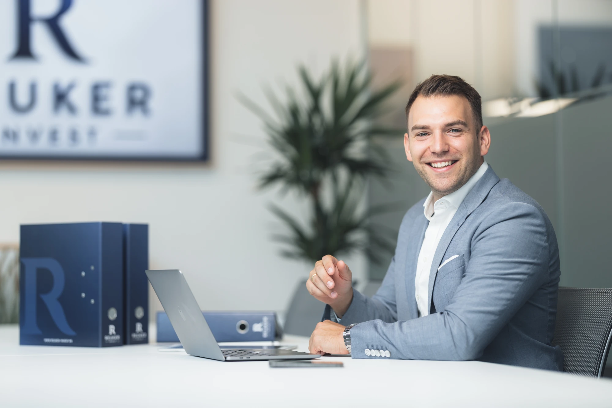 Reuker Invest - modern, authentisch, anders